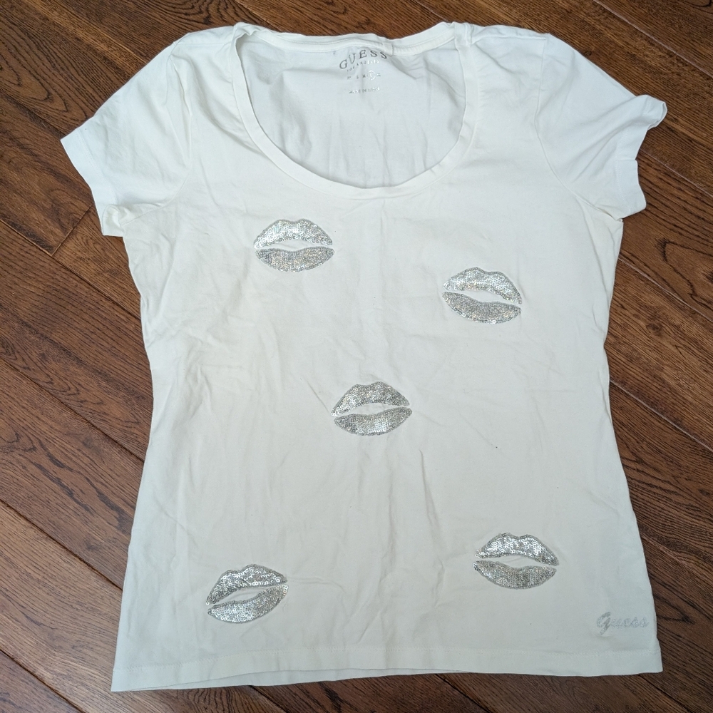 EUC GUESS Los Angeles Women’s S/S Lips T-Shirt Sz L White W/ Silver Sequins Y2K